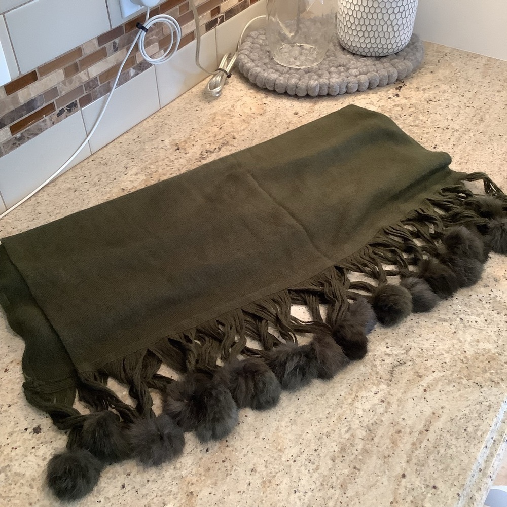 Green Scarf Throw with Tassels Ombré Wrap - Picture 6 of 8